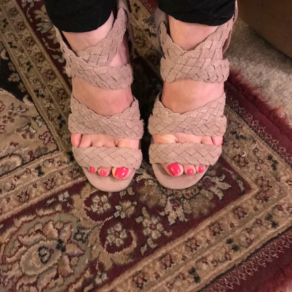 BCBGeneration Nude Sandals👡🎉 - Picture 4 of 6